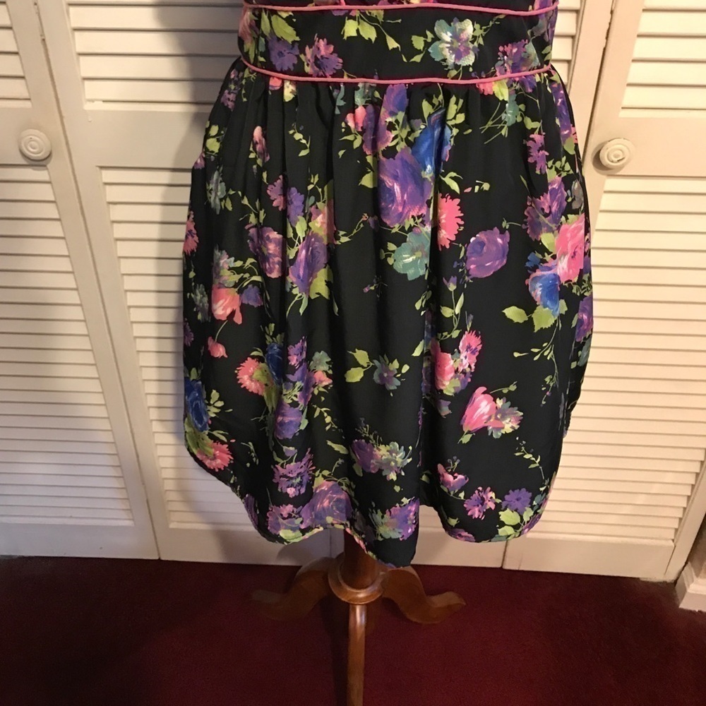 Floral, black, pink, purple dress size Large - Picture 4 of 8